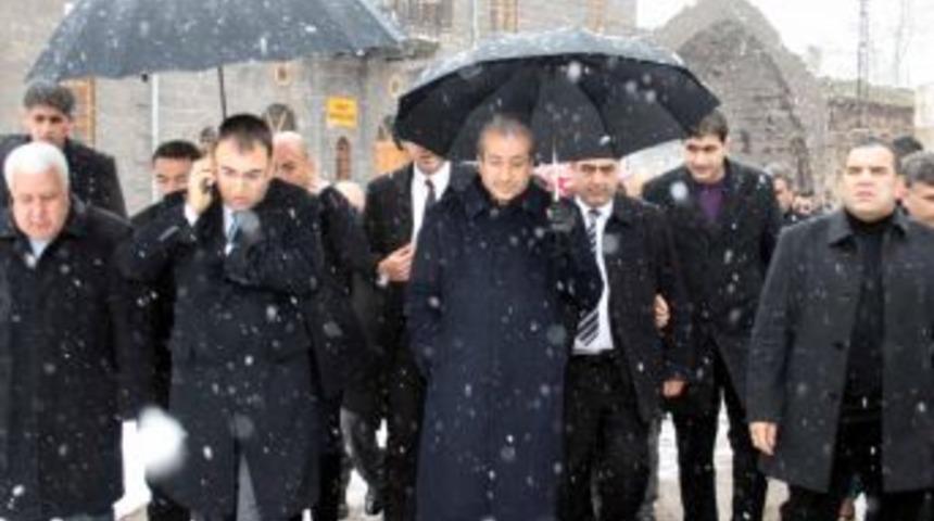 Bakan Eker: İ&ccedil;kale&rsquo;deki cesetler rastgele g&ouml;m&uuml;lm&uuml;ş