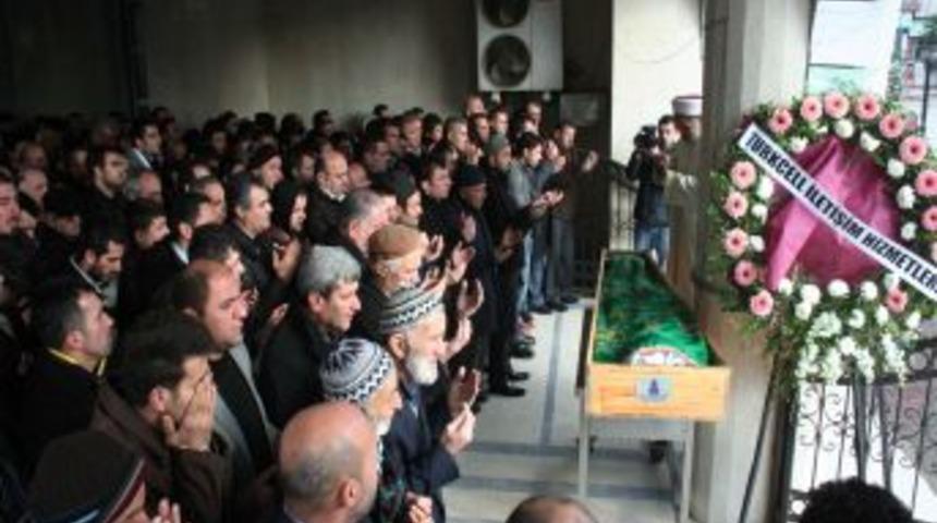 Basur ameliyatında anestezi sonrası hayatını kaybeden gen&ccedil; toprağa verildi