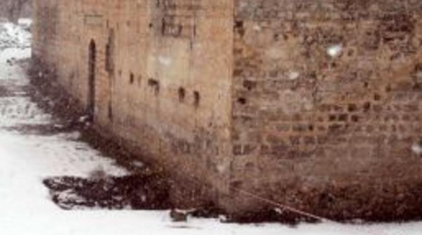 Faili me&ccedil;hul kazıların yapıldığı İ&ccedil;kale