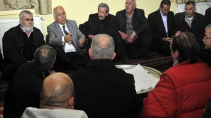 Başkan Yaşar'dan mahalle stat&uuml;s&uuml;ne ge&ccedil;en k&ouml;ylere ziyaret