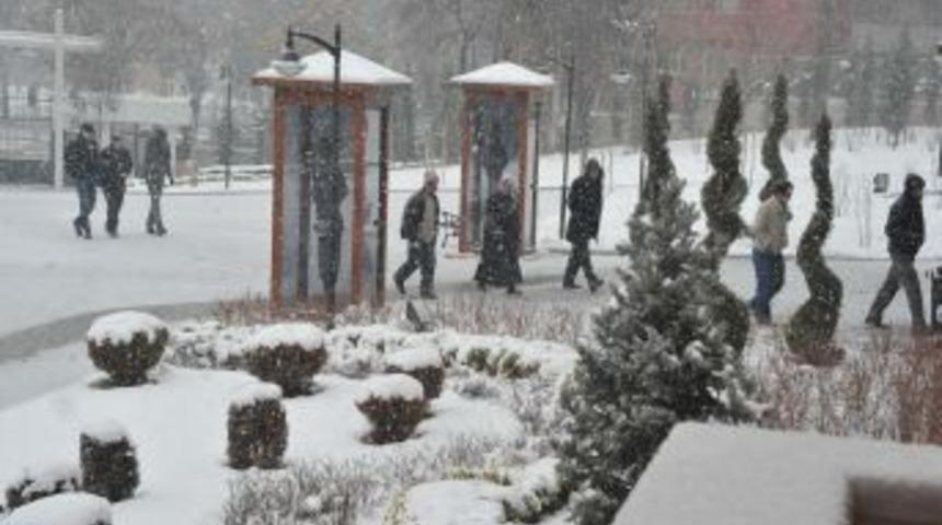 Soğuk hava da Ulucanlar M&uuml;zesi'ne ziyareti engellemedi