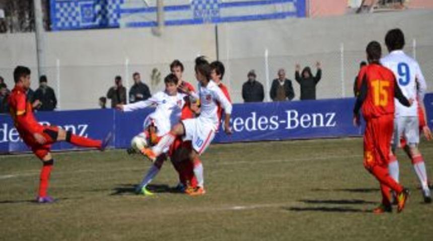 Bel&ccedil;ika takımı, &Ccedil;ek Cumhuriyetini 3 - 2 yenerek 3. oldu