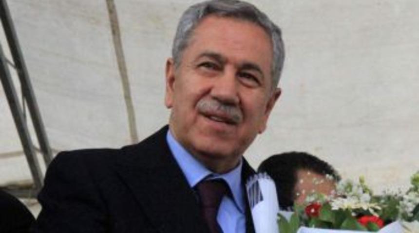 Arın&ccedil;: Y&uuml;z nakli, sağlıktaki başarımızı g&ouml;steriyor