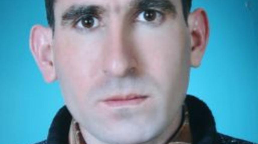 Maden ocağında mahsur kalan işçi için umutlu bekleyiş sürüyor