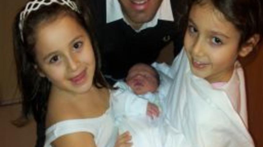 Beşiktaş'ta Ekrem Dağ &uuml;&ccedil;&uuml;nc&uuml; kez baba oldu