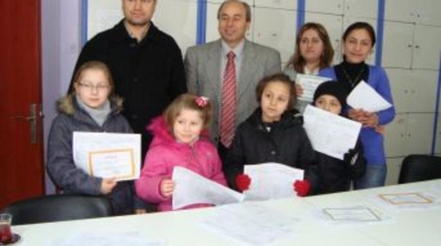 8 bin &ouml;ğrenci karne aldı