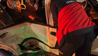 Van&rsquo;da otomobiller &ccedil;arpıştı: 3 yaralı