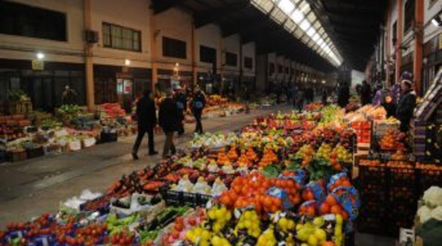 Ankaralı domates ve karpuzdan vazge&ccedil;emiyor