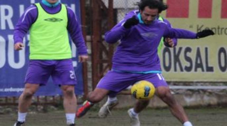 Orduspor'un yeni transferi Hasan Kabze, ilk antrenmanına &ccedil;ıktı