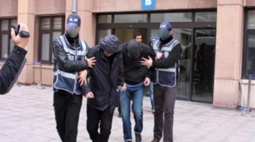 İsrailliler eroini teslim alamadan yakalandı