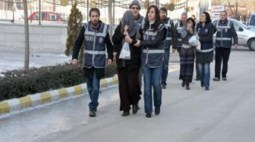 G&ouml;&ccedil;ebe &ccedil;etesi, hırsızlık i&ccedil;in &ccedil;ocukları yurttan ka&ccedil;ırmış