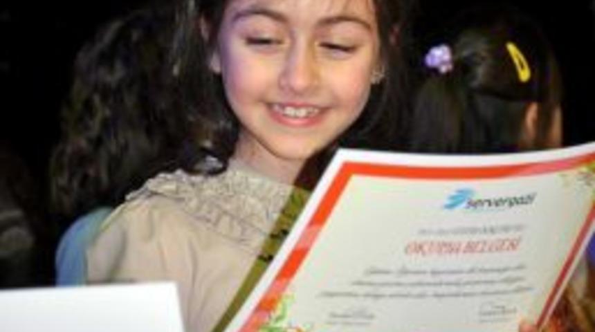 7 yaşındaki Beyza&rsquo;nın vatan aşkı ağlattı