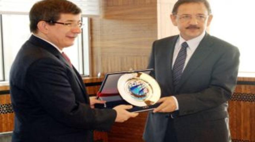 Bakan Davutoğlu: Kayseri, k&uuml;resel anlamda b&uuml;y&uuml;k şehir olacak