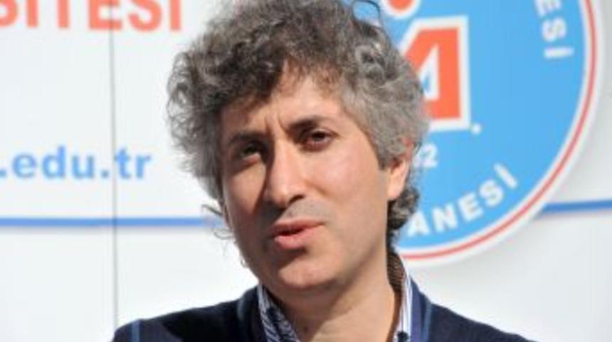 Rekt&ouml;r Kurtcephe: Yabancılar Akdeniz &Uuml;niversitesi'ne hekim g&ouml;ndermek istiyor