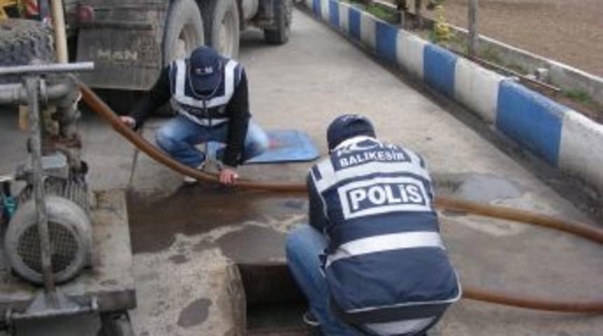 Balıkesir'de 26 bin litre ka&ccedil;ak akaryakıt ele ge&ccedil;irildi