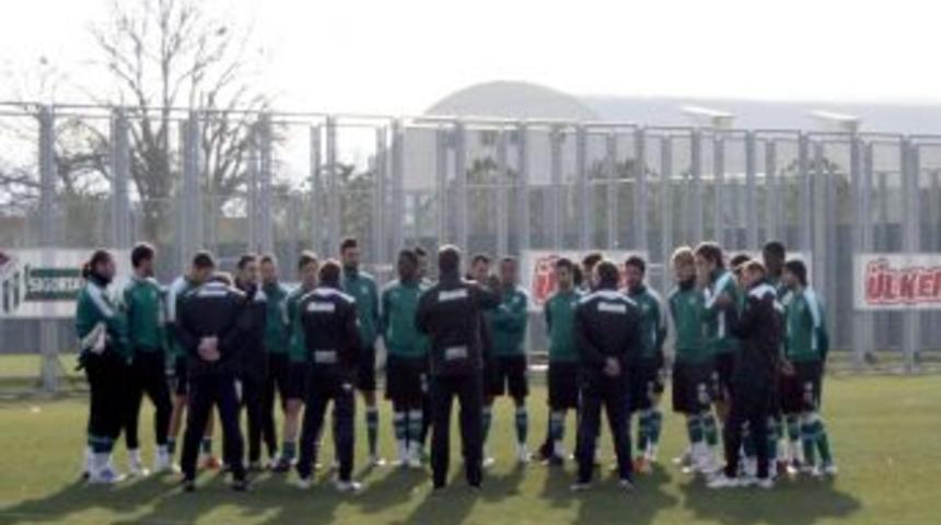 Bursaspor, Gen&ccedil;lerbirliği ma&ccedil;ına kilitlendi