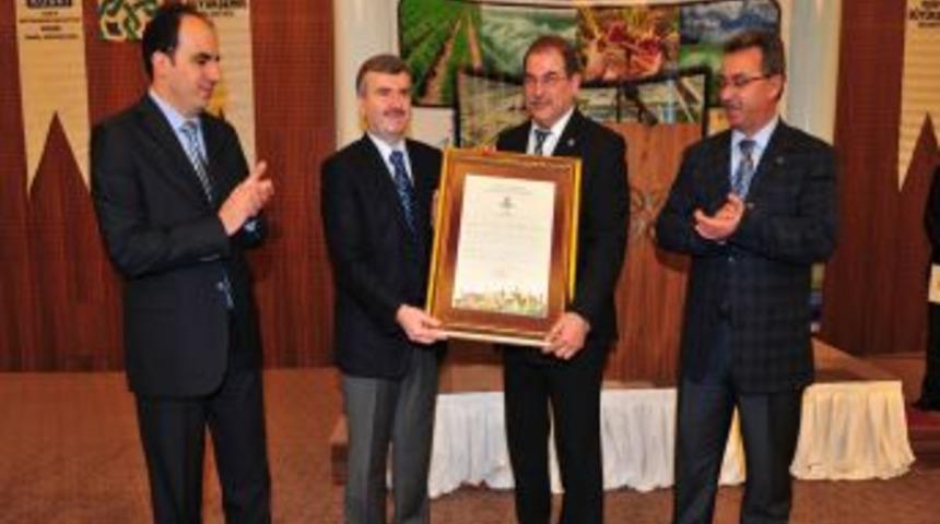 Konya'nın parkları, arıtılan atık sularla sulanıyor