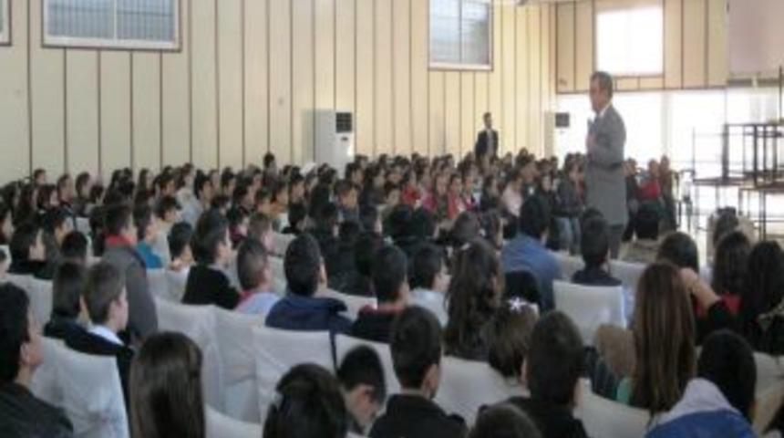 Sel&ccedil;uk Anafen Dershaneleri eğitim semineri d&uuml;zenledi