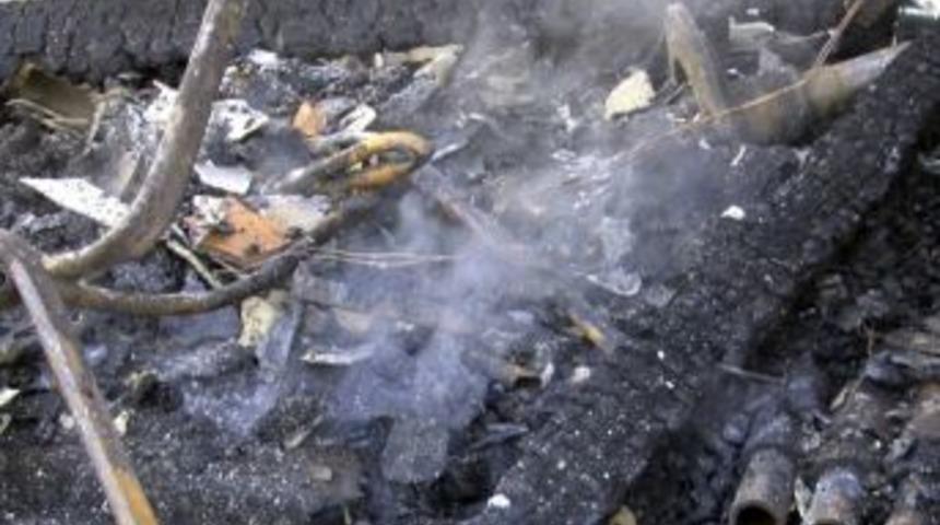 Yanan fabrikadaki hasar g&uuml;n y&uuml;z&uuml;ne &ccedil;ıktı