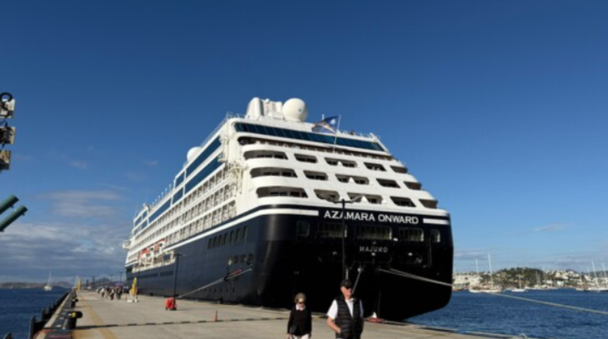 "Azamara Onward" kruvaziyeri Bodrum'a 664 turist getirdi
