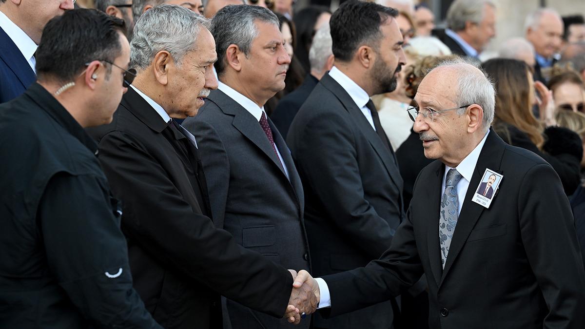 &Ouml;zel ve Kılı&ccedil;daroğlu aynı t&ouml;rende! Tokalaşma anları g&uuml;ndem oldu 1