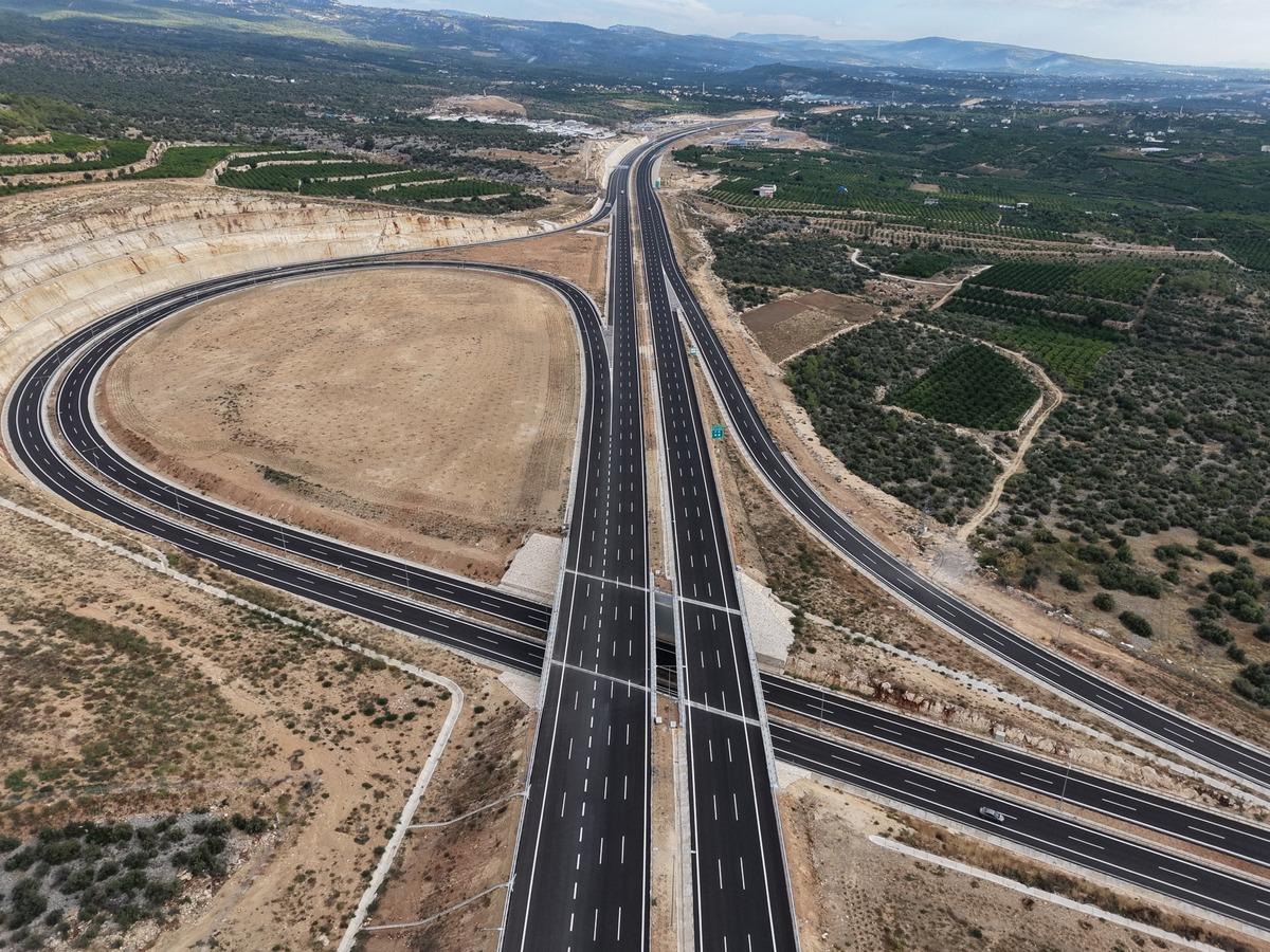 Yeni otoyol trafiğe &ccedil;ıktı! Mesafe 18 dakikaya d&uuml;ş&uuml;yor 2