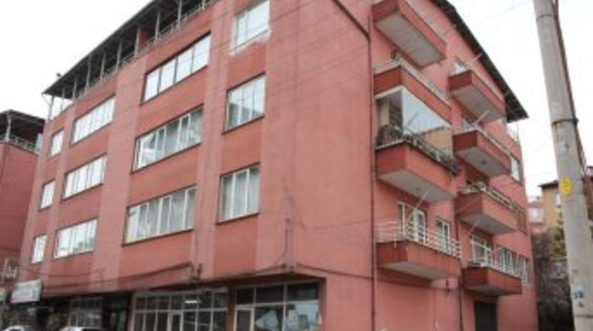 16 ailenin yaşadığı apartmanın tahliyesine karar verildi
