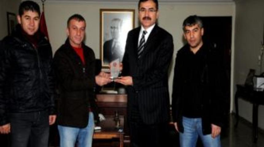 Vali Ahmet Turhan: Gen&ccedil;leri &ouml;nemsiyoruz