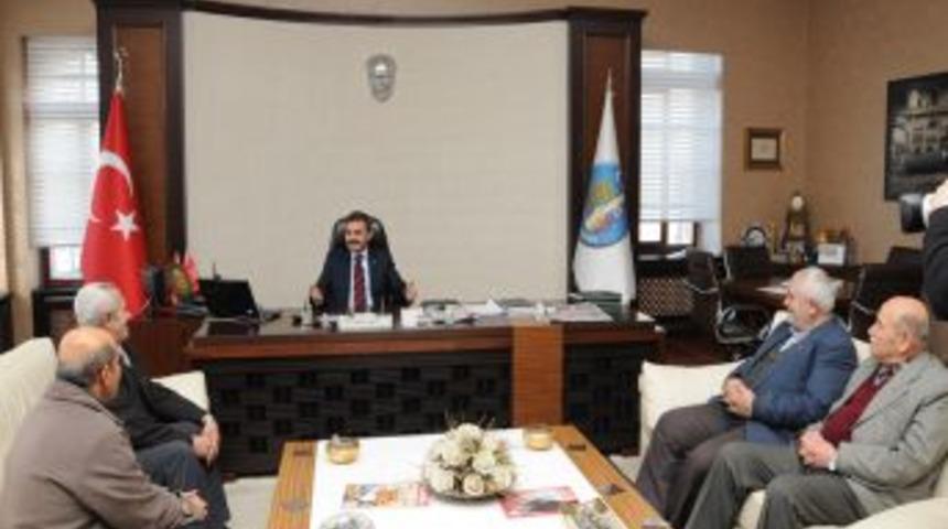 Emekliler deneği belediye başkanını ziyaret etti
