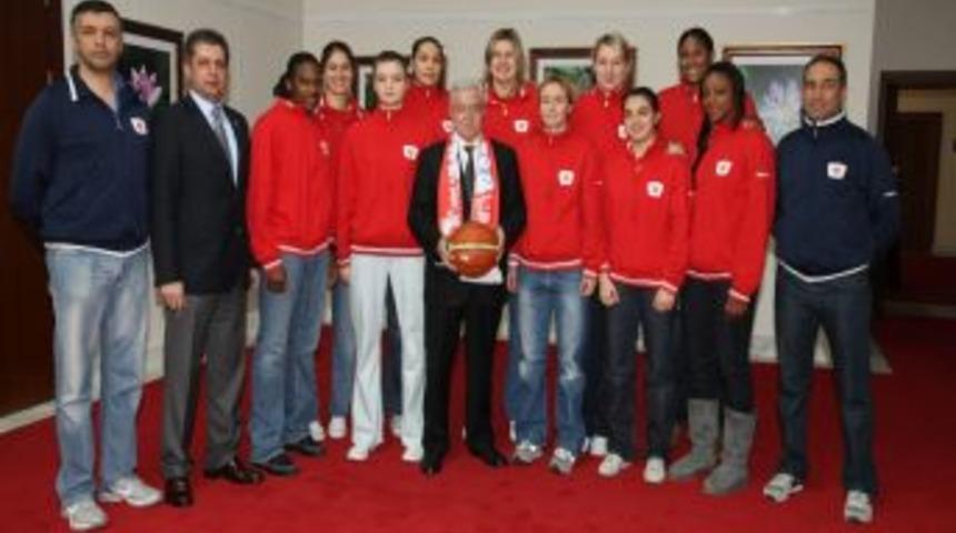 Botaşlı kızlardan Aldırmaz'a ziyaret