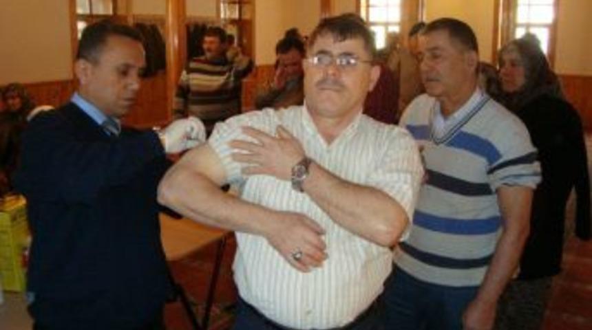 Umreye gideceklere aşı yapıldı