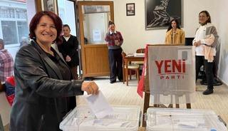 İzmir'de siyasi hareketlilik! Bir belediye başkanı daha istifa etti