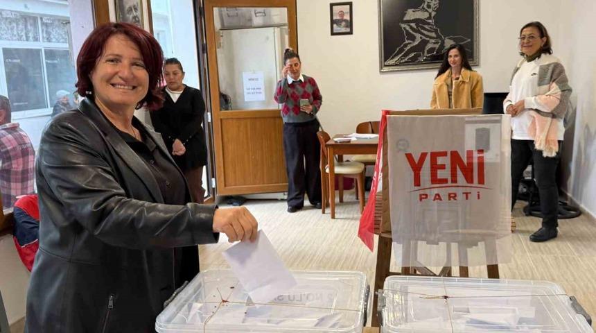 İzmir siyasetinde hareketlilik devam ediyor: Karaburun Belediye Başkanı İlkay Girgin Erdoğan Yeni Parti&rsquo;den istifa etti