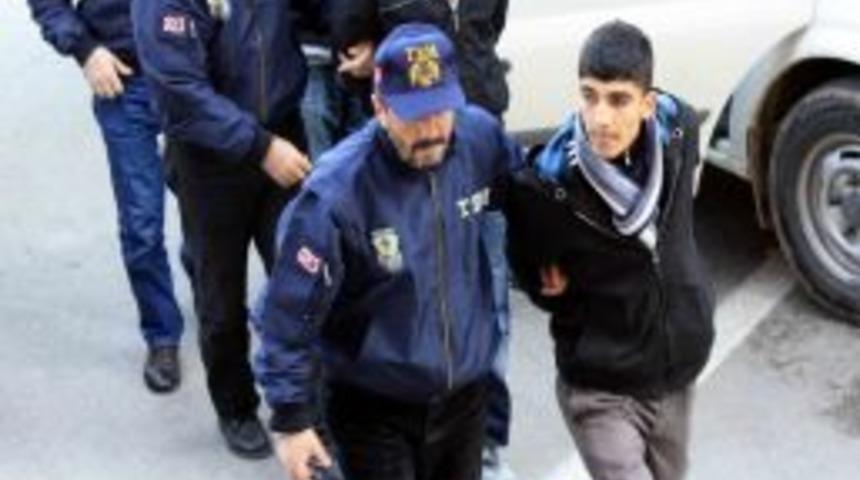 Mersin&rsquo;de kundak&ccedil;ı 8 kişi adliyeye sevk edildi