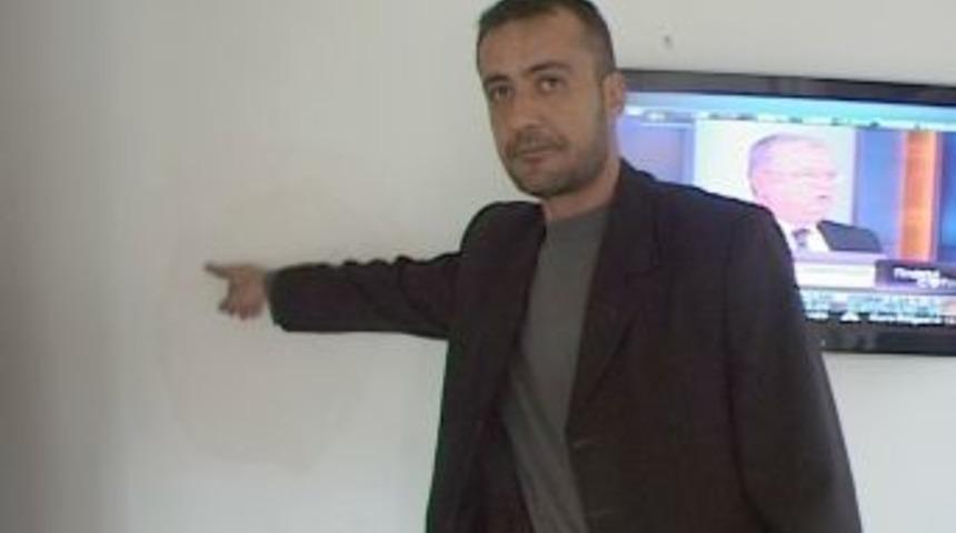 Yan d&uuml;kkanın duvarını delerek kuyumcuya girdi