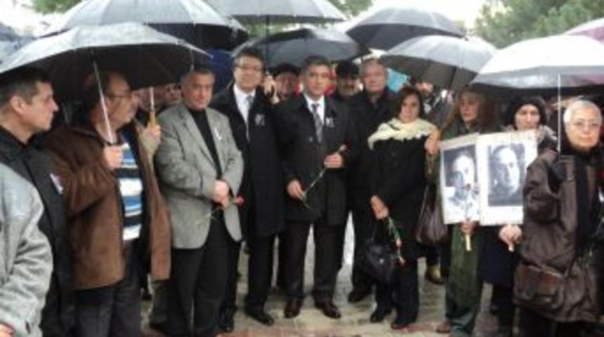 Altınoluk&rsquo;ta Uğur Mumcu anıldı