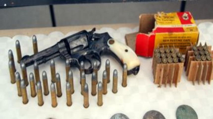 Evinde 297 adet tarihi eser bulunduran kuyumcu adliyelik oldu