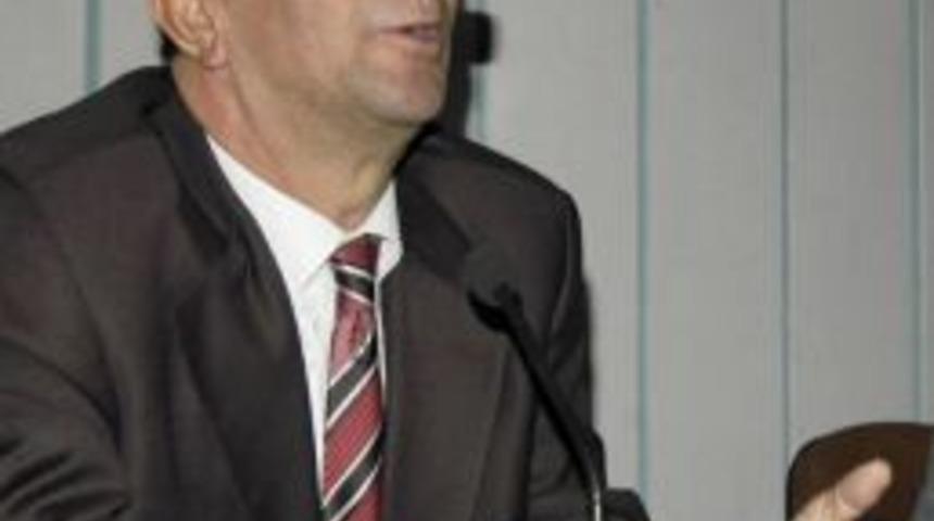 Prof. Dr. Oğuzoğlu'na Geleneksel Meslek Hizmet &Ouml;d&uuml;l&uuml;