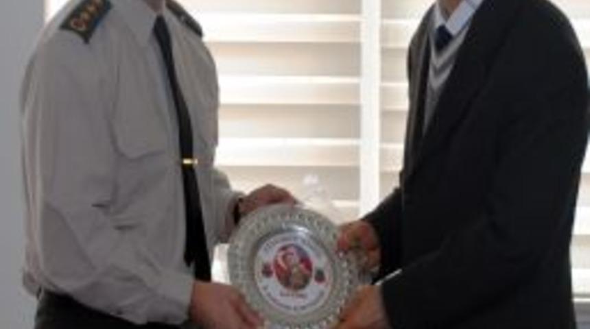 Tarih&ccedil;i Aydın Ayhan, jandarmaya Balıkesir'in tarihini anlattı