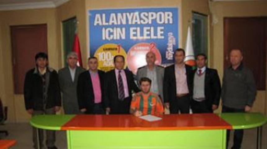 Alanyaspor, Serdar Akdoğan'ı transfer etti
