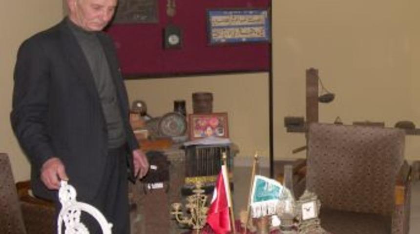 3 binden fazla antikayı valiliğe bağışladı