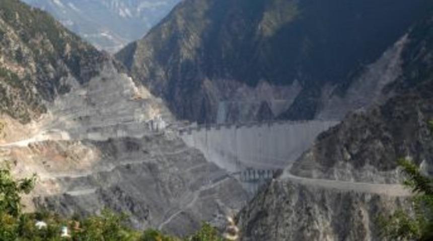 Deriner Barajı'nda şubatta su tutulmaya başlanacak