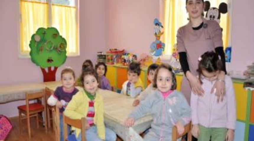 Hayırseverlerin desteği ile 287 bin lira harcanan okul &ouml;rnek eğitim kurumu oldu