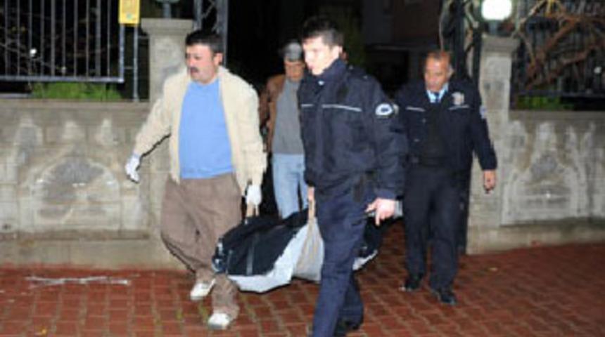 Alıkonulan Rus kadın, &ccedil;arşafla ka&ccedil;arken &ouml;ld&uuml;