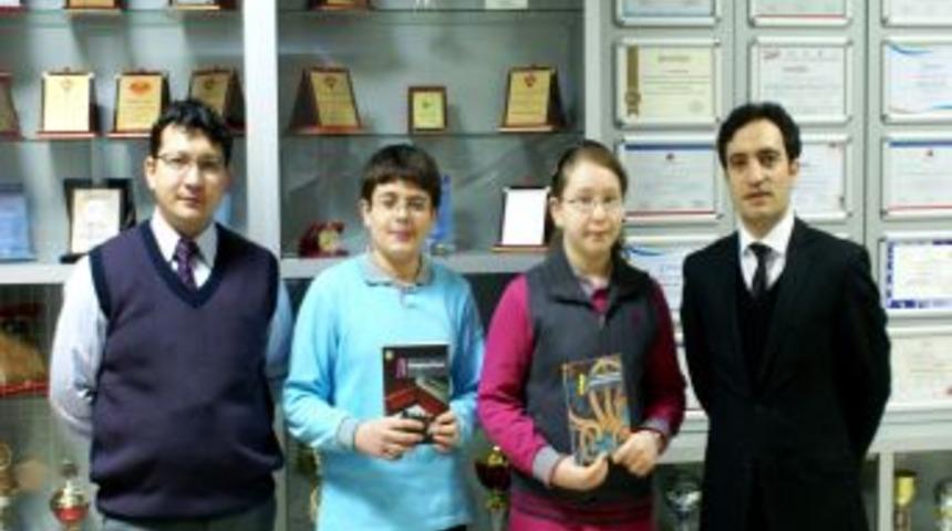 Oxford'un kitap incelemesi yarışmasına Samanyolu Y&uuml;ksel Sarıkaya damgası