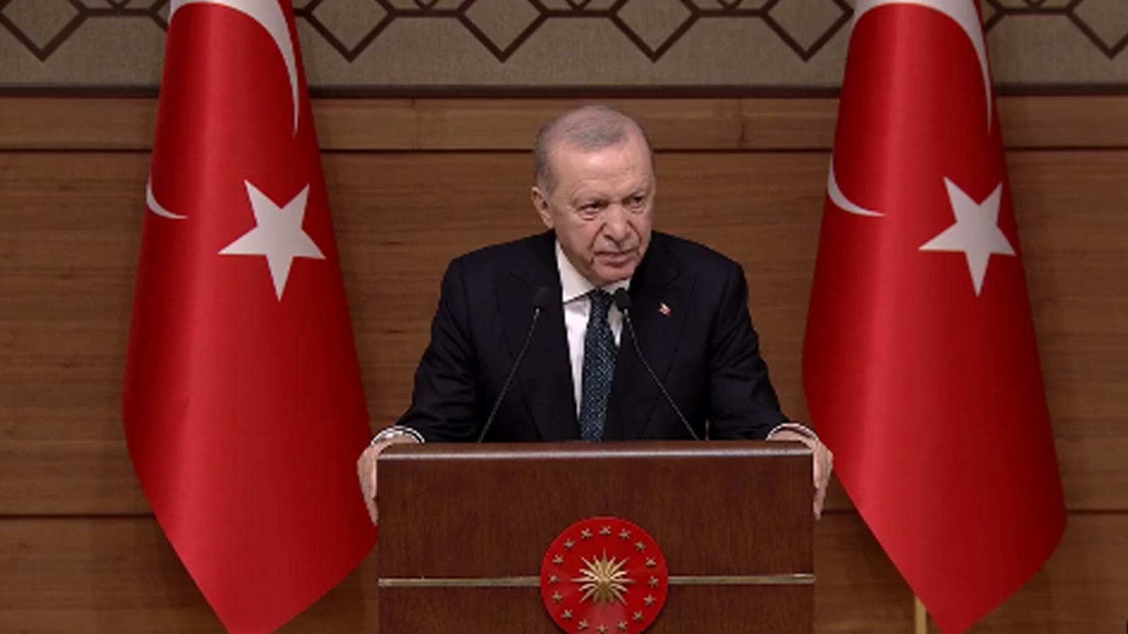 Erdoğan, "Büyük milletlerin imtihanı da büyük olur" diyerek açıkladı: "Ülkemizi çevremizdeki çatışmalardan uzak tuttuk"