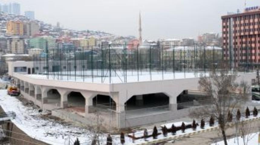 Mamak Misket'e altı pazar &uuml;st&uuml; spor kompleksi