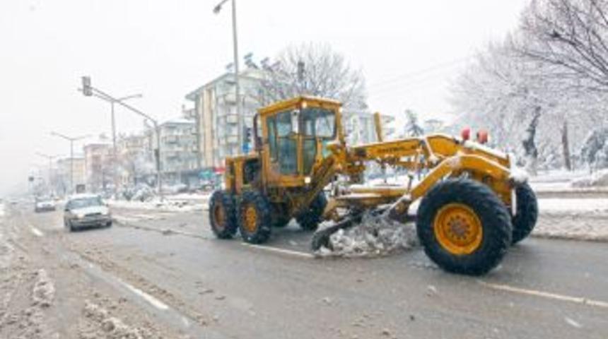 Gaziantep&rsquo;te kar temizleme &ccedil;alışmaları s&uuml;r&uuml;yor