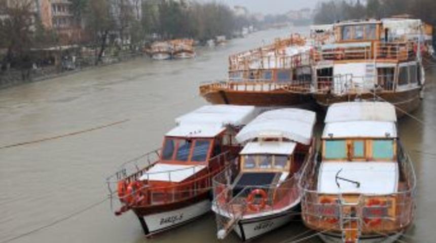 Barajlardan su salımı başladı, Manavgat Irmağı'nda su seviyesi y&uuml;kseldi