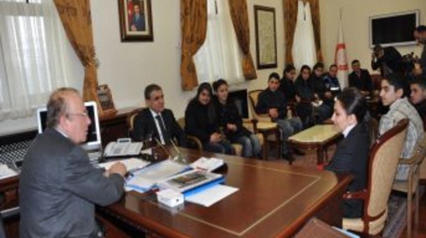 Hakkarili &ouml;ğrenciler 'Okulcanlar Projesi' kapsamında Isparta&rsquo;ya geldi